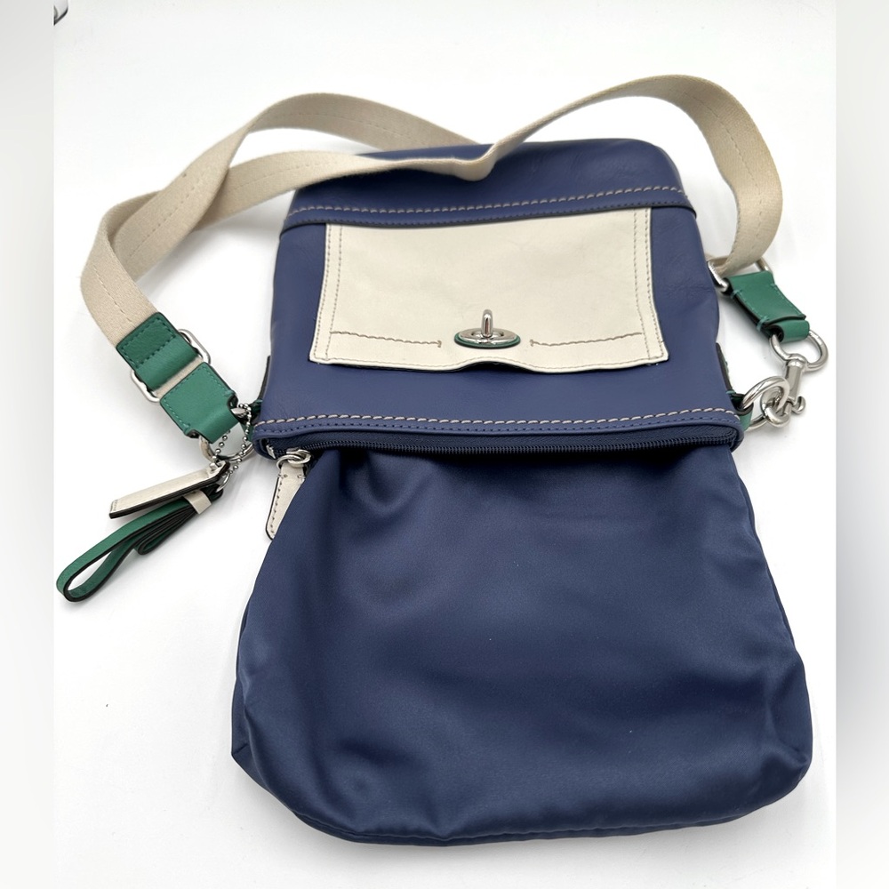 Coach Park Colorblock Swingpack Crossbody Bag with matching card/key holder. - Picture 6 of 15